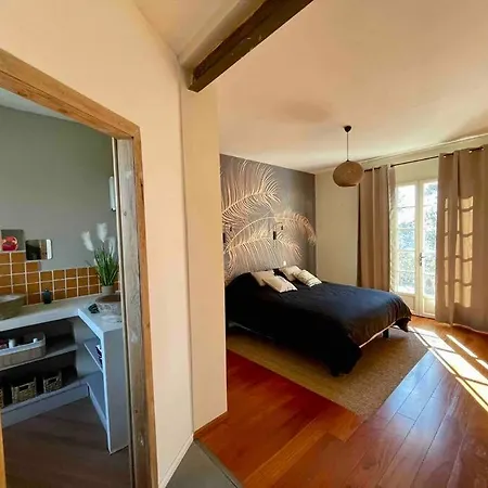 A Flanc De Colline سانت-أمبروا