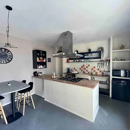 A Flanc De Colline فيلة سانت-أمبروا