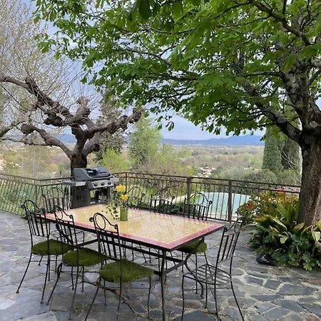 A Flanc De Colline *