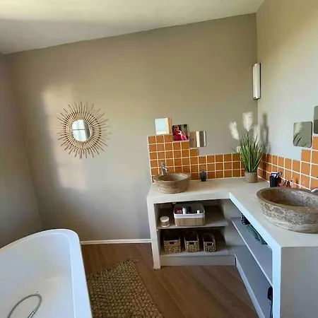 A Flanc De Colline *