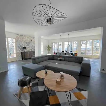 فيلة A Flanc De Colline *