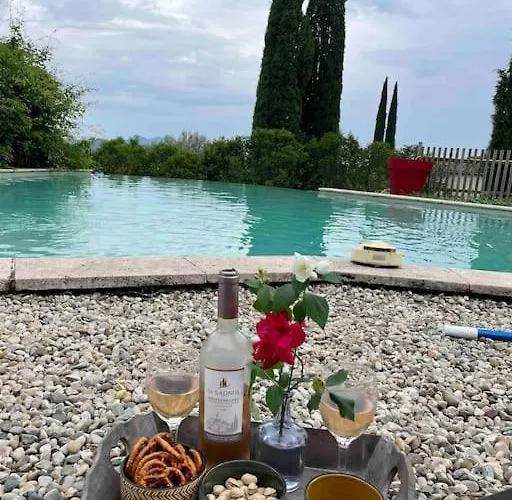 A Flanc De Colline Villa