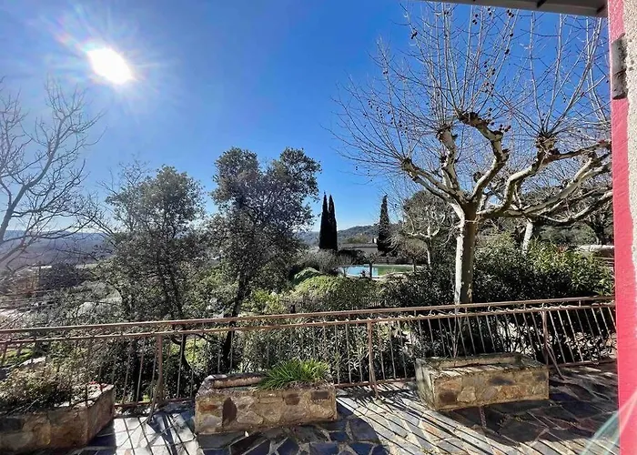 A Flanc De Colline *